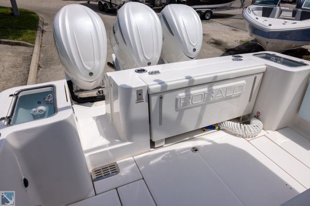 New 2024  powered Robalo Boat for sale